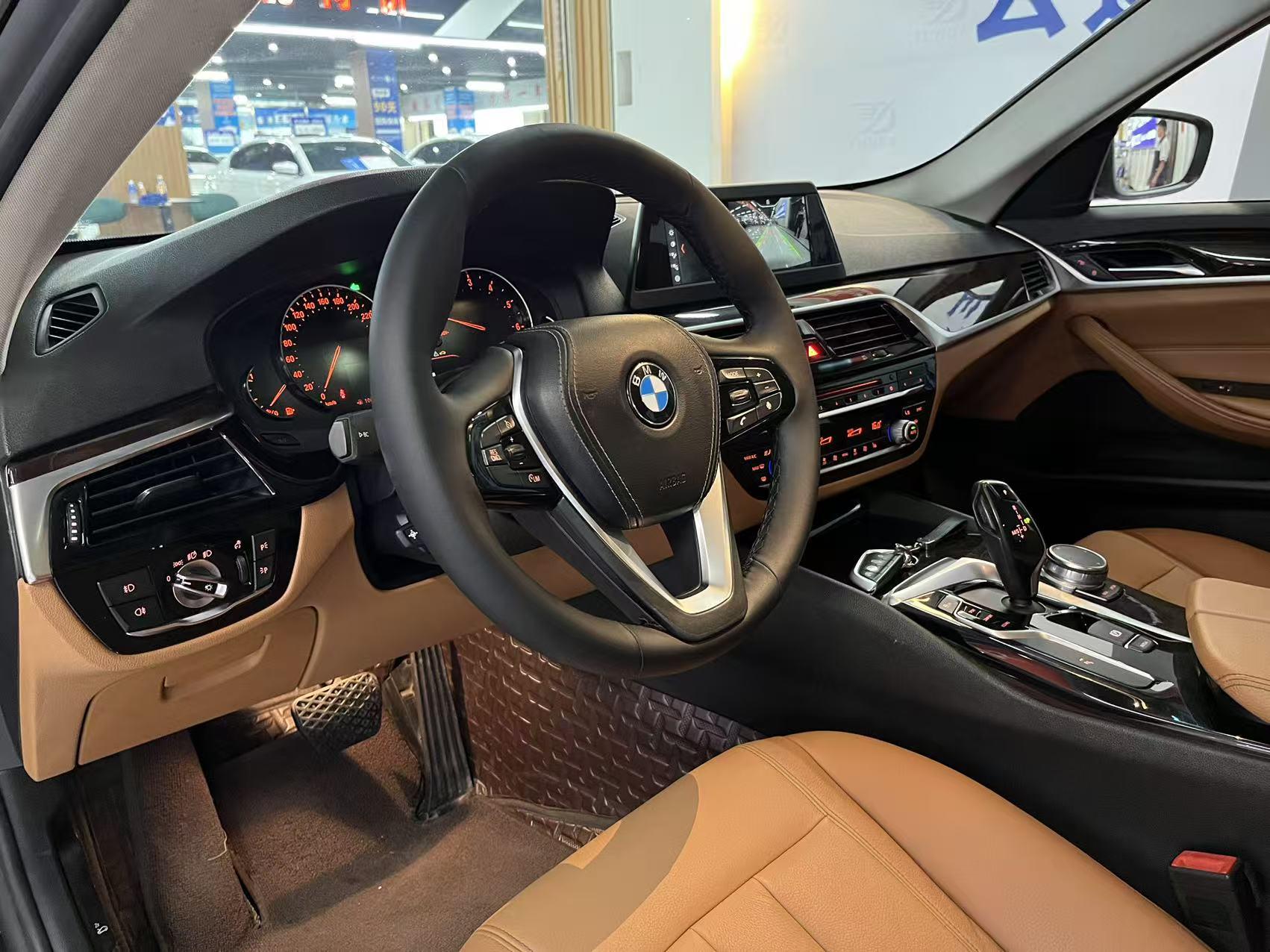 BMW 5 серии 2017 thumb 11
