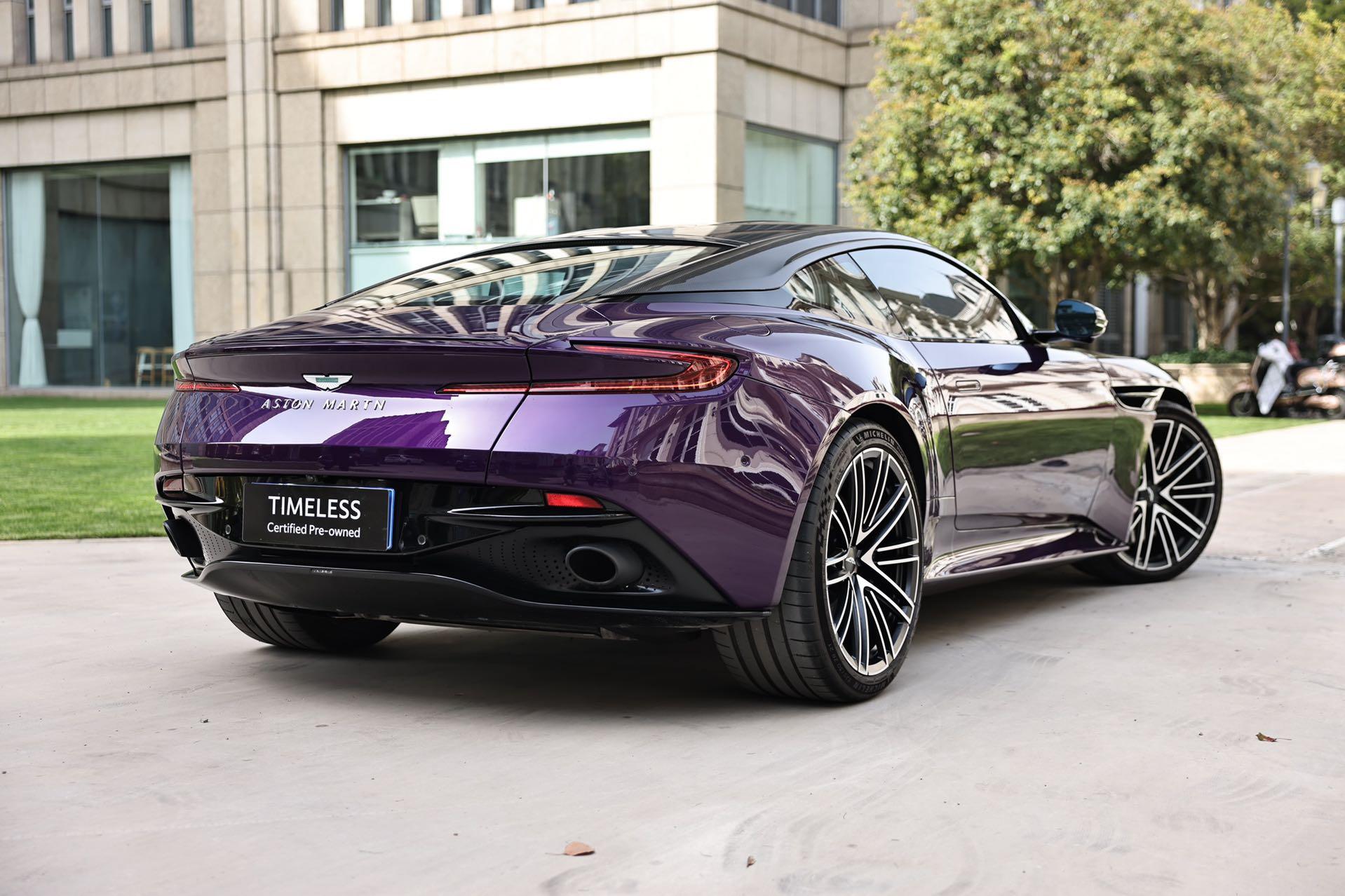 Aston Martin DB12 2024 thumb 2