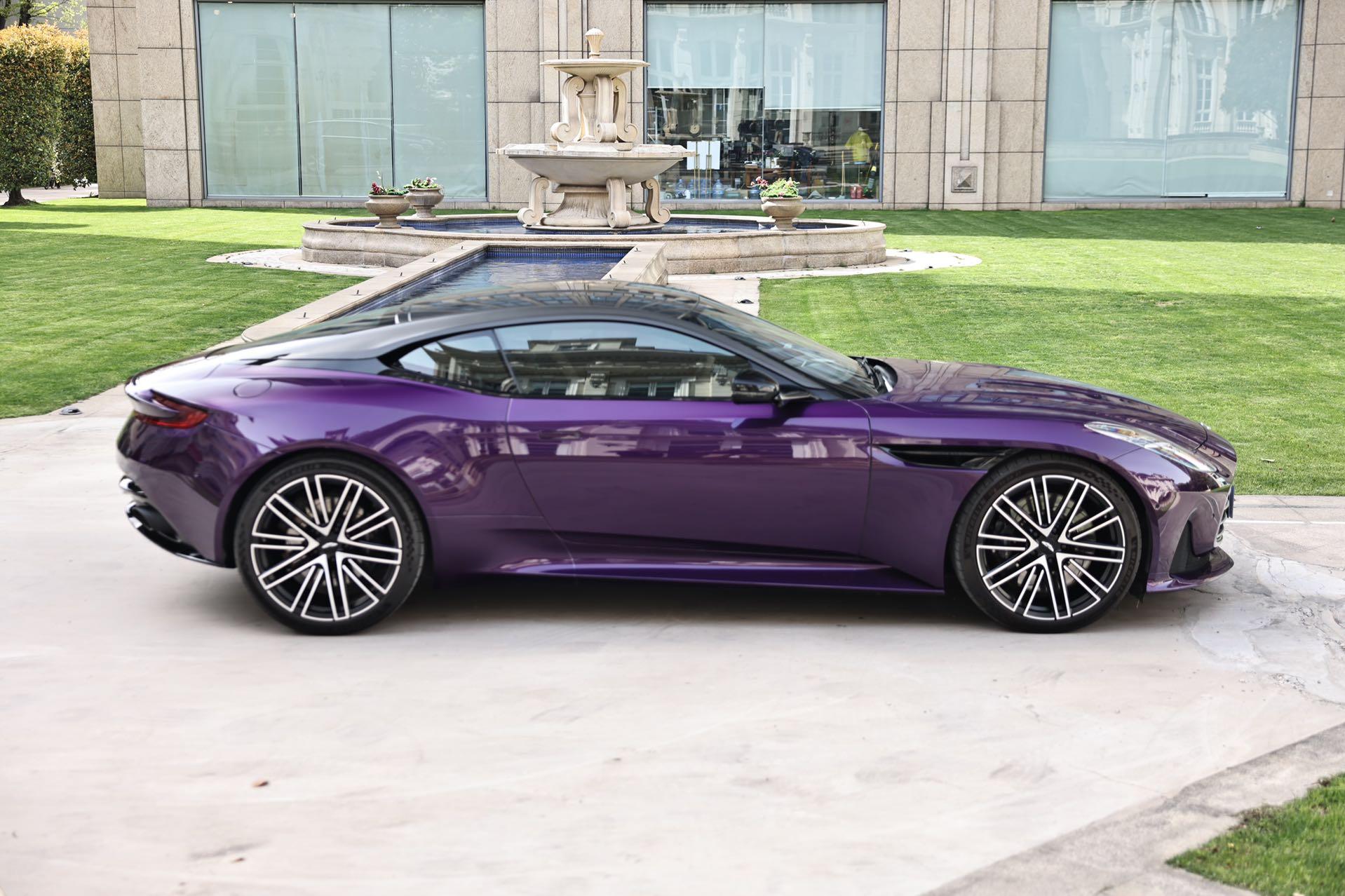 Aston Martin DB12 2024 thumb 3