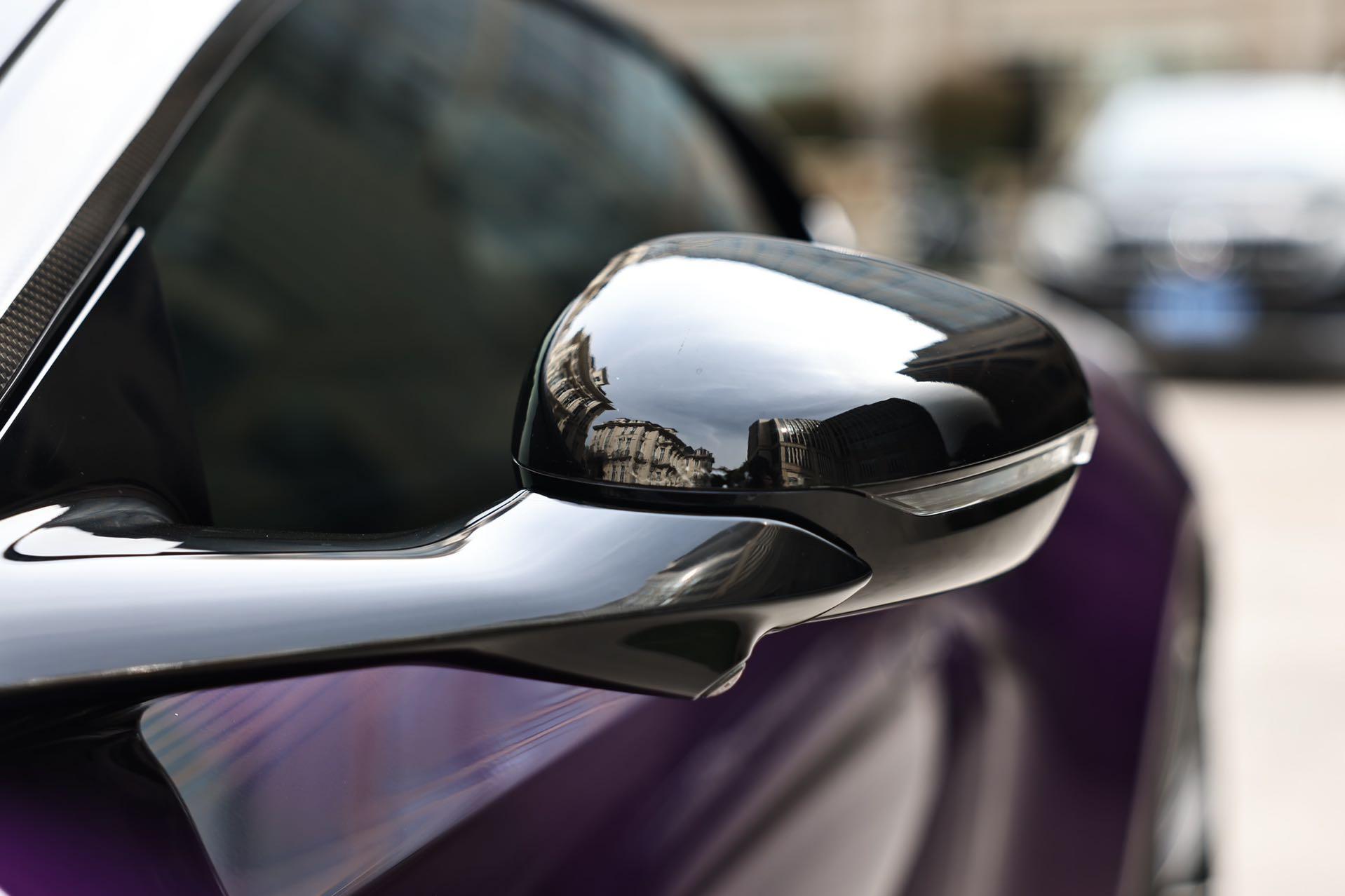 Aston Martin DB12 2024 thumb 9