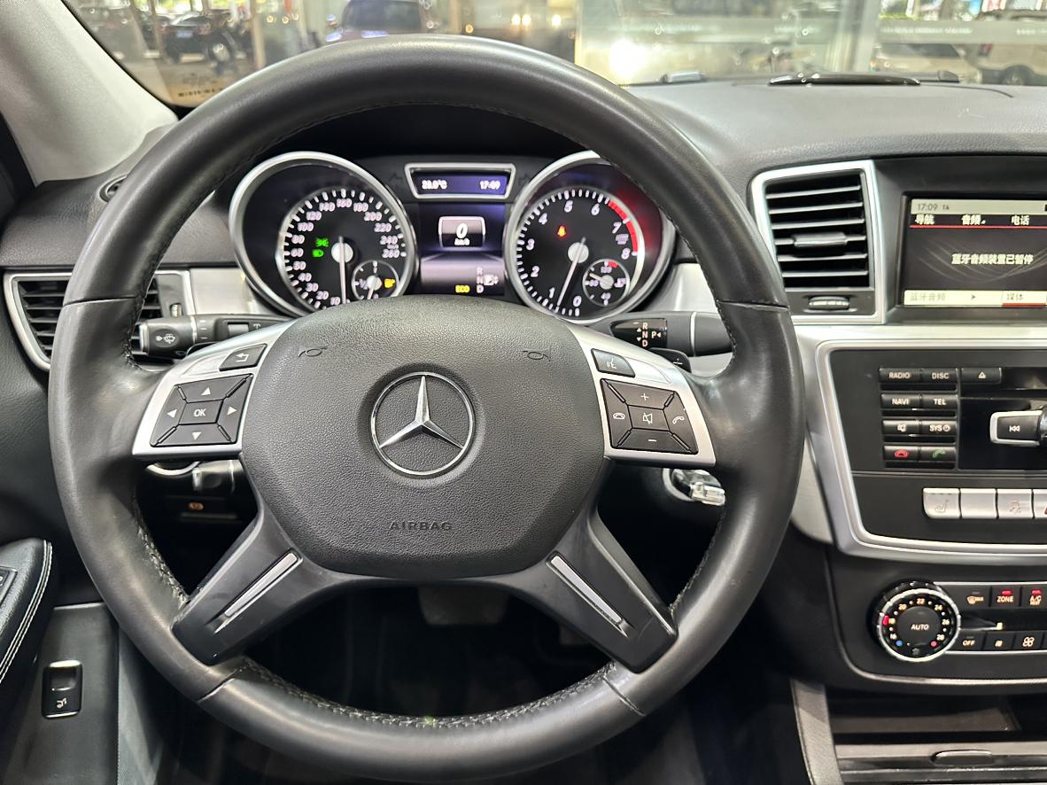 Mercedes-Benz M-Class 2015 thumb 5