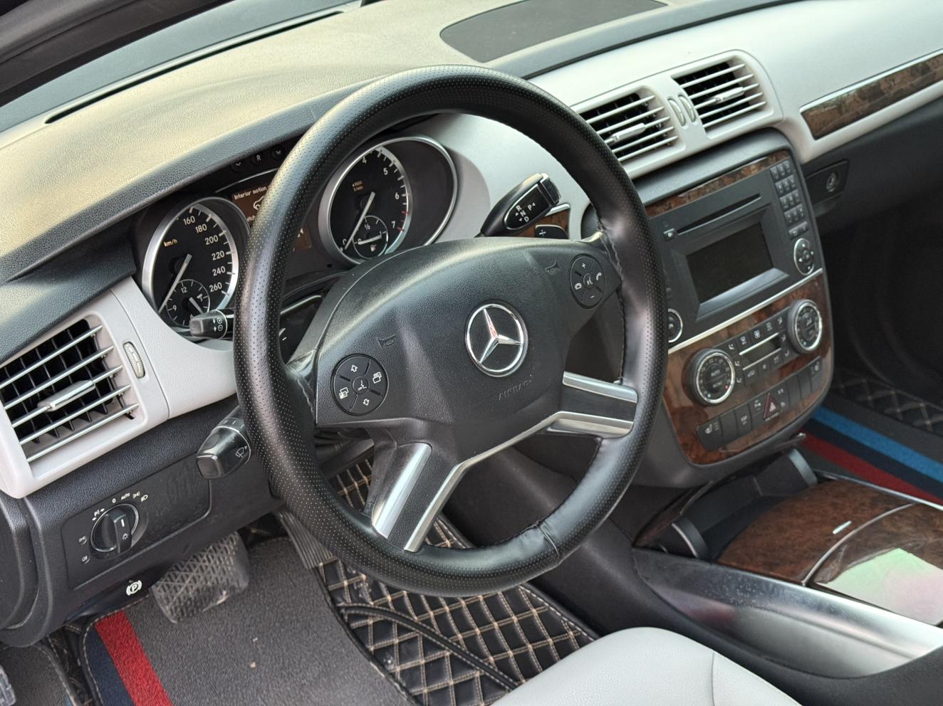 Mercedes-Benz R-Class 2011 thumb 6