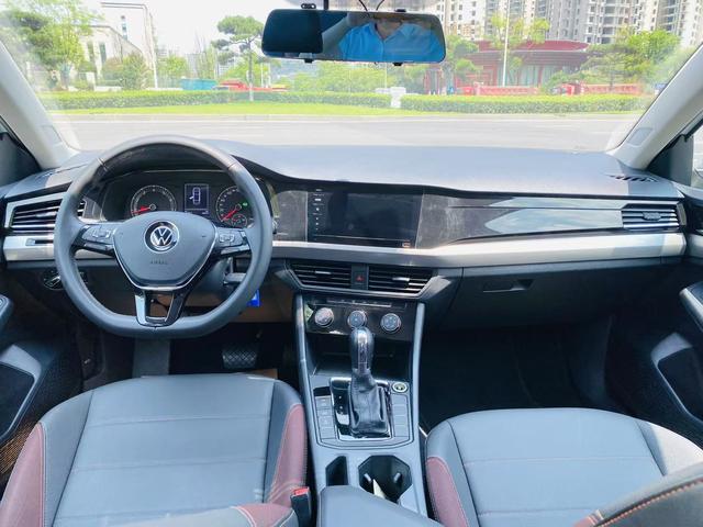 Volkswagen Bora 2021 thumb 2