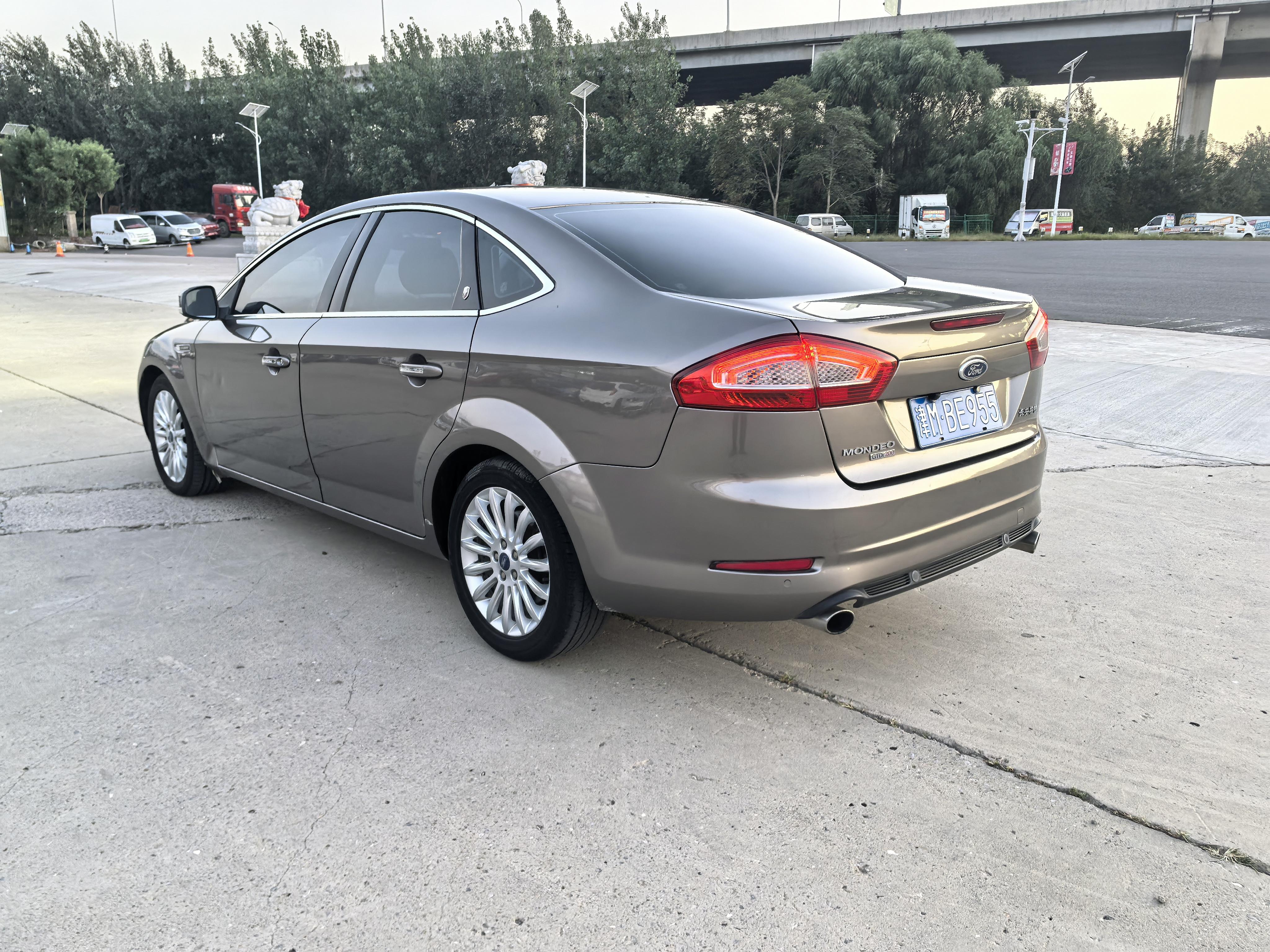 Ford Mondeo 2012 thumb 3