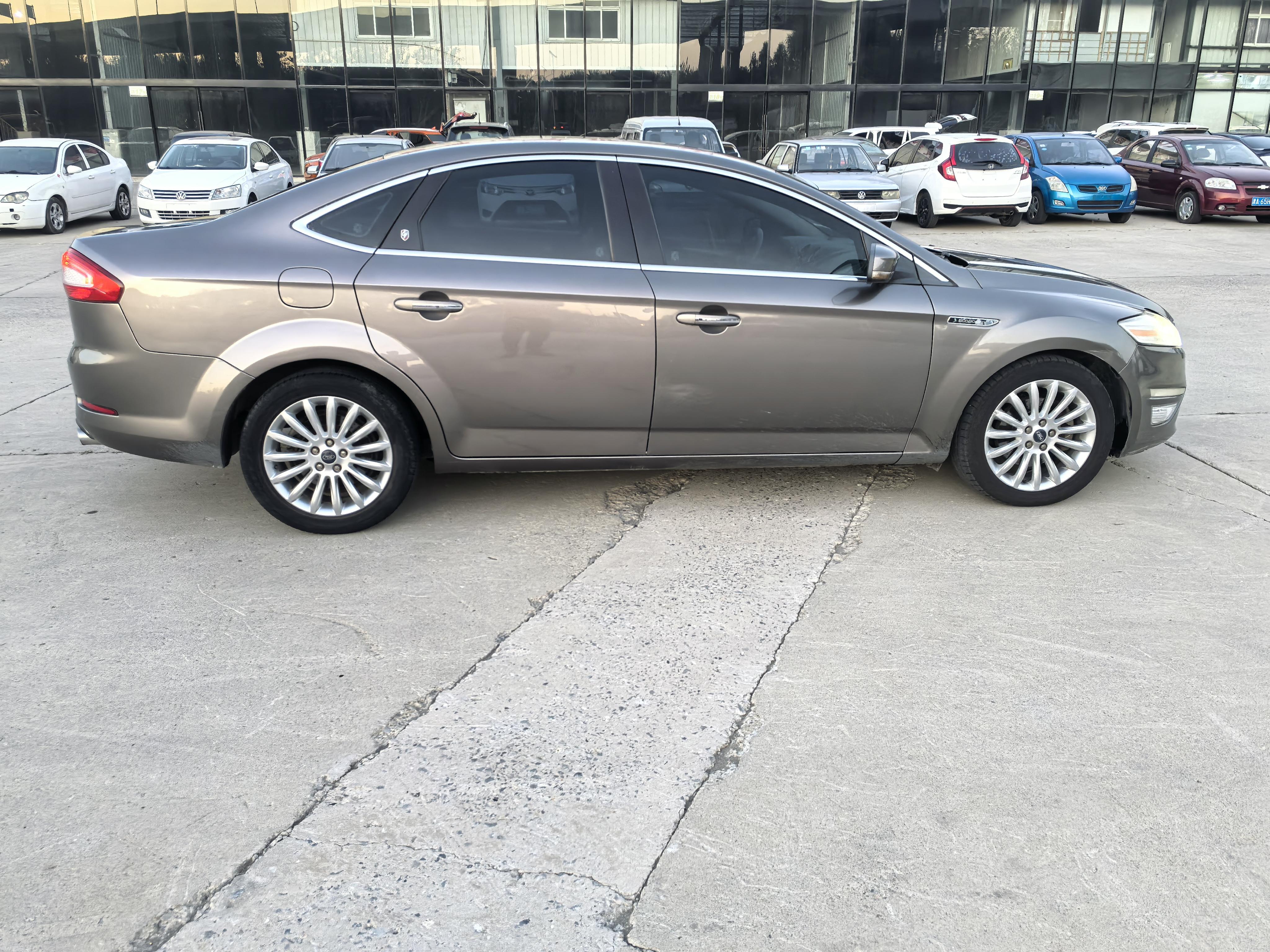 Ford Mondeo 2012 thumb 6