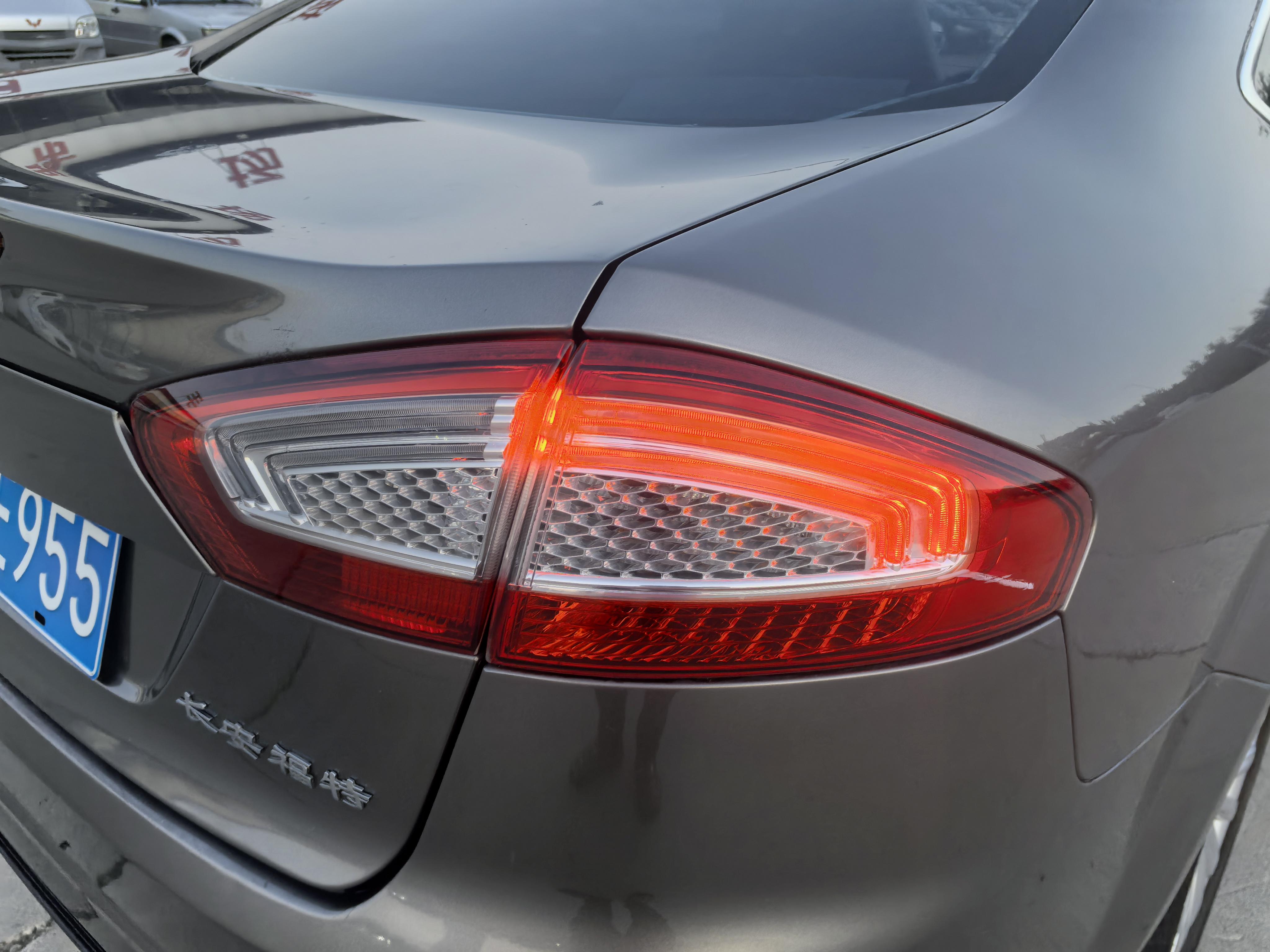 Ford Mondeo 2012 thumb 8