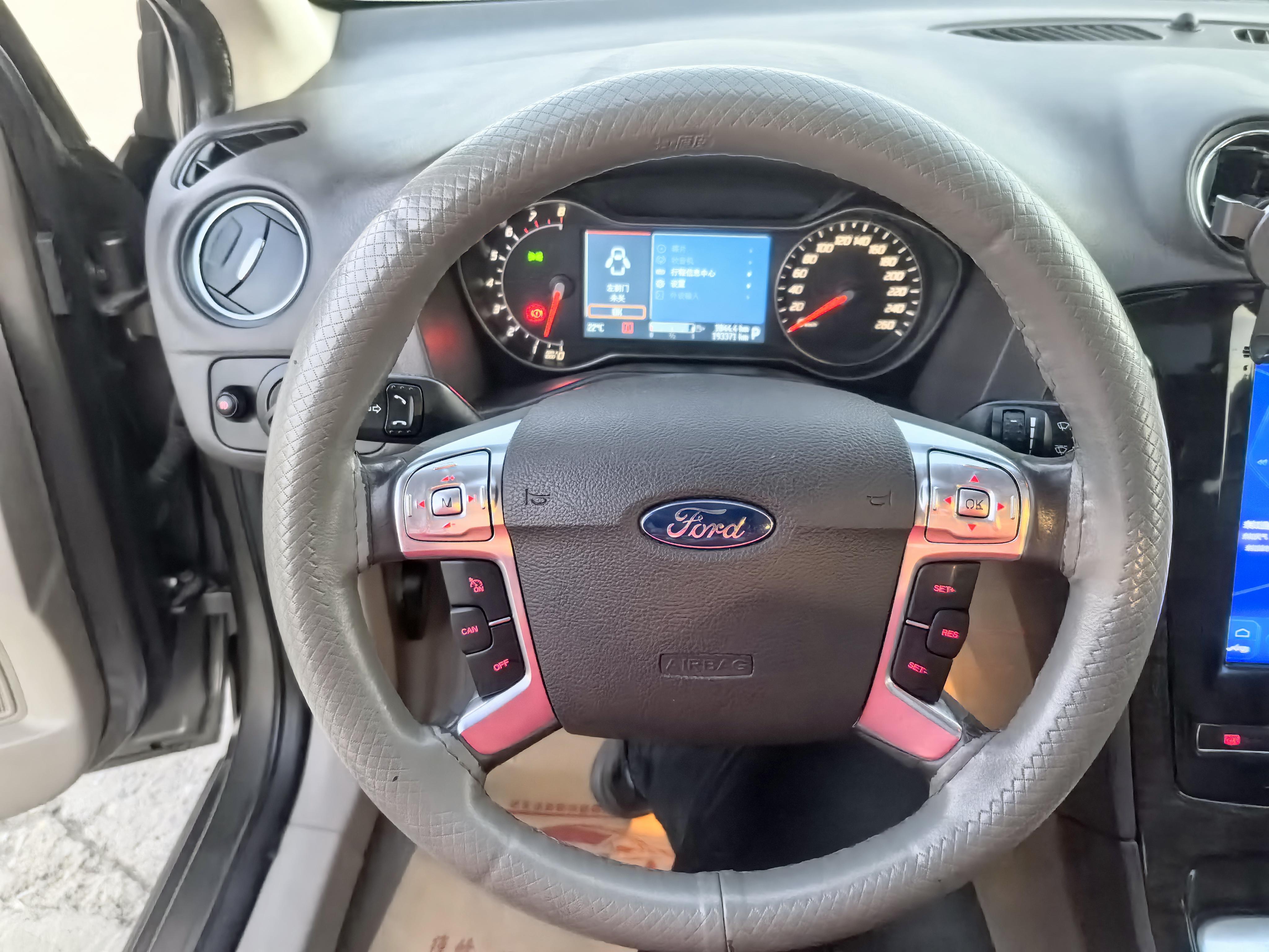 Ford Mondeo 2012 thumb 12