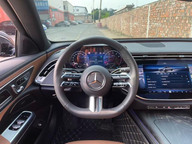 Mercedes-Benz E-Class 2024 thumb 2