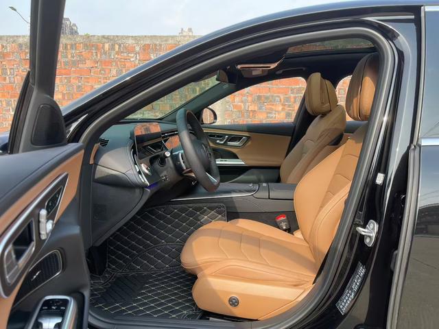 Mercedes-Benz E-Class 2024 thumb 4