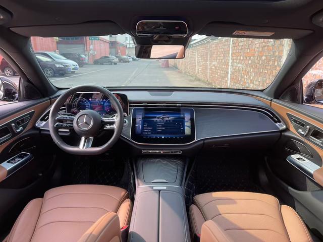 Mercedes-Benz E-Class 2024 thumb 5