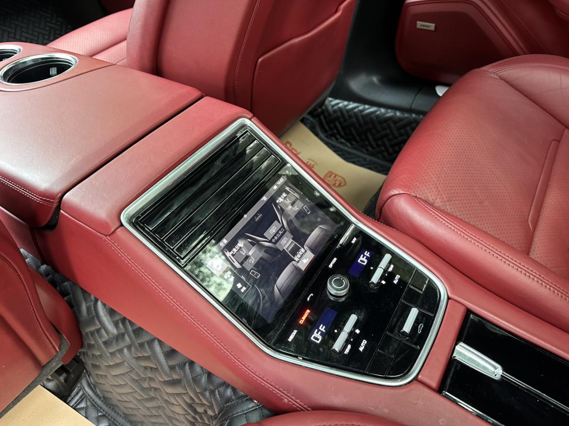 Porsche Panamera 2018 thumb 4