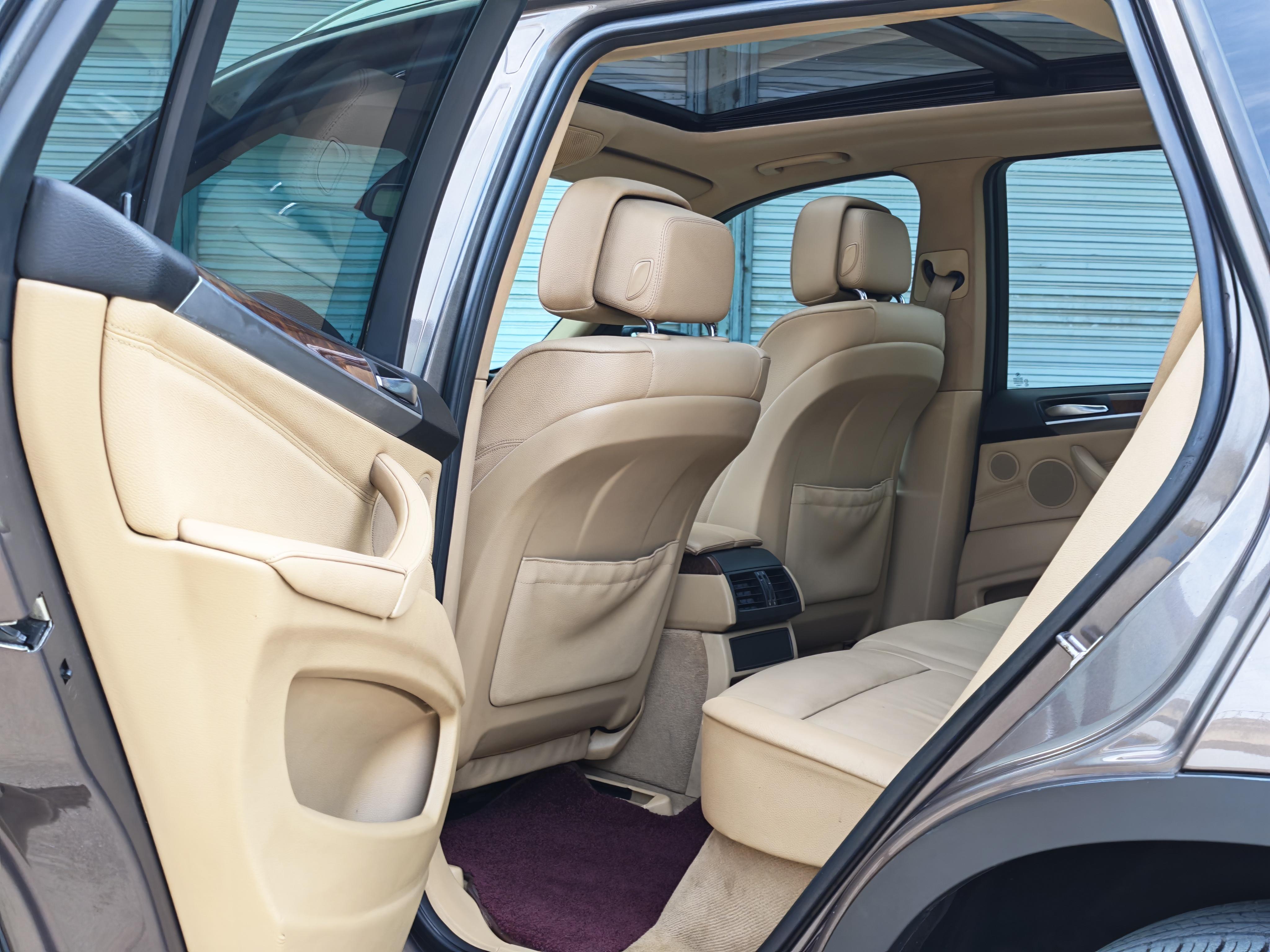 BMW X5 2011 thumb 9