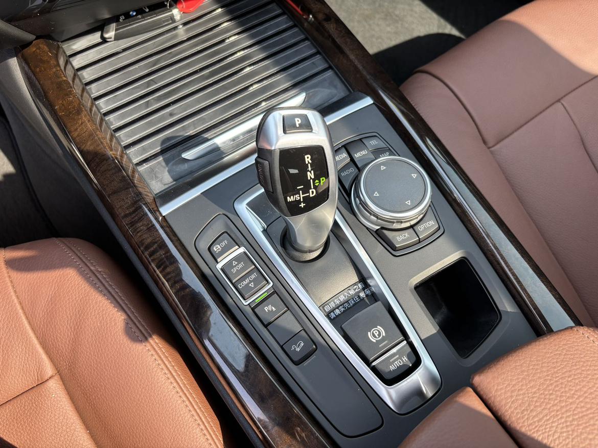 BMW X5 2015 thumb 10