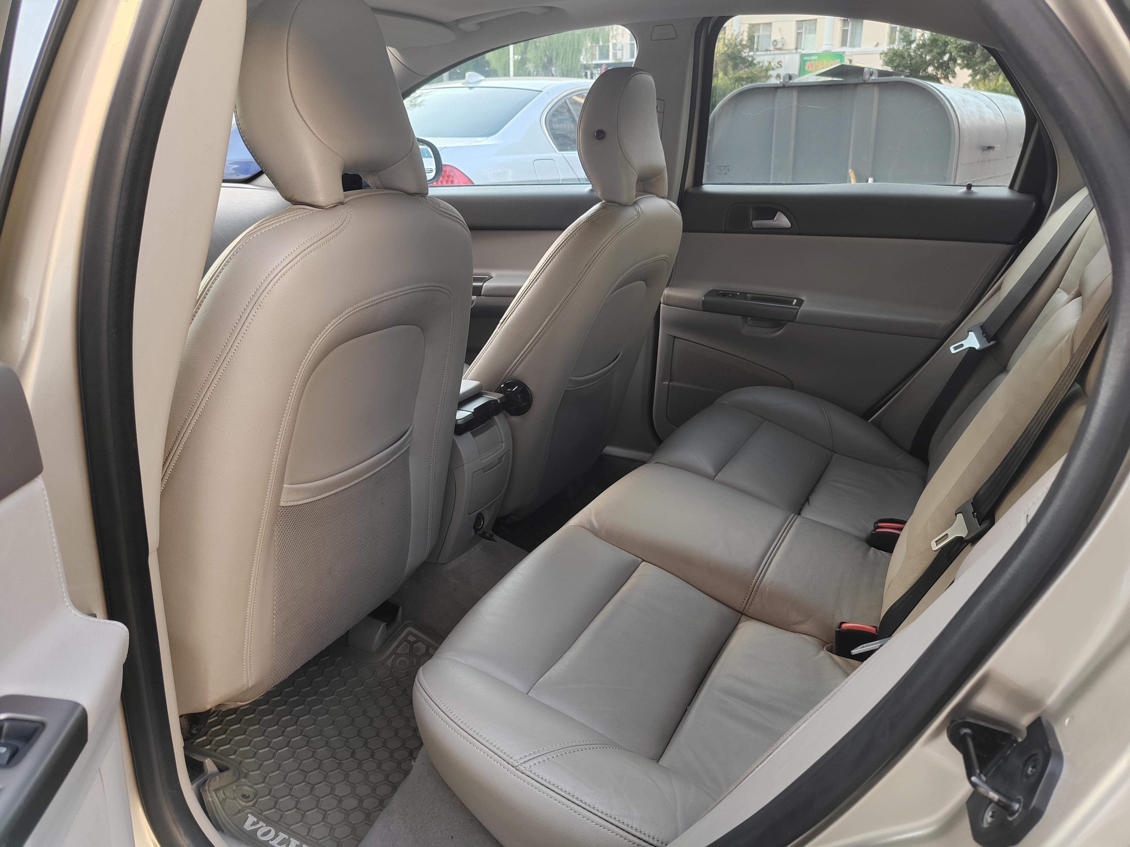 Volvo S40 2011 thumb 7
