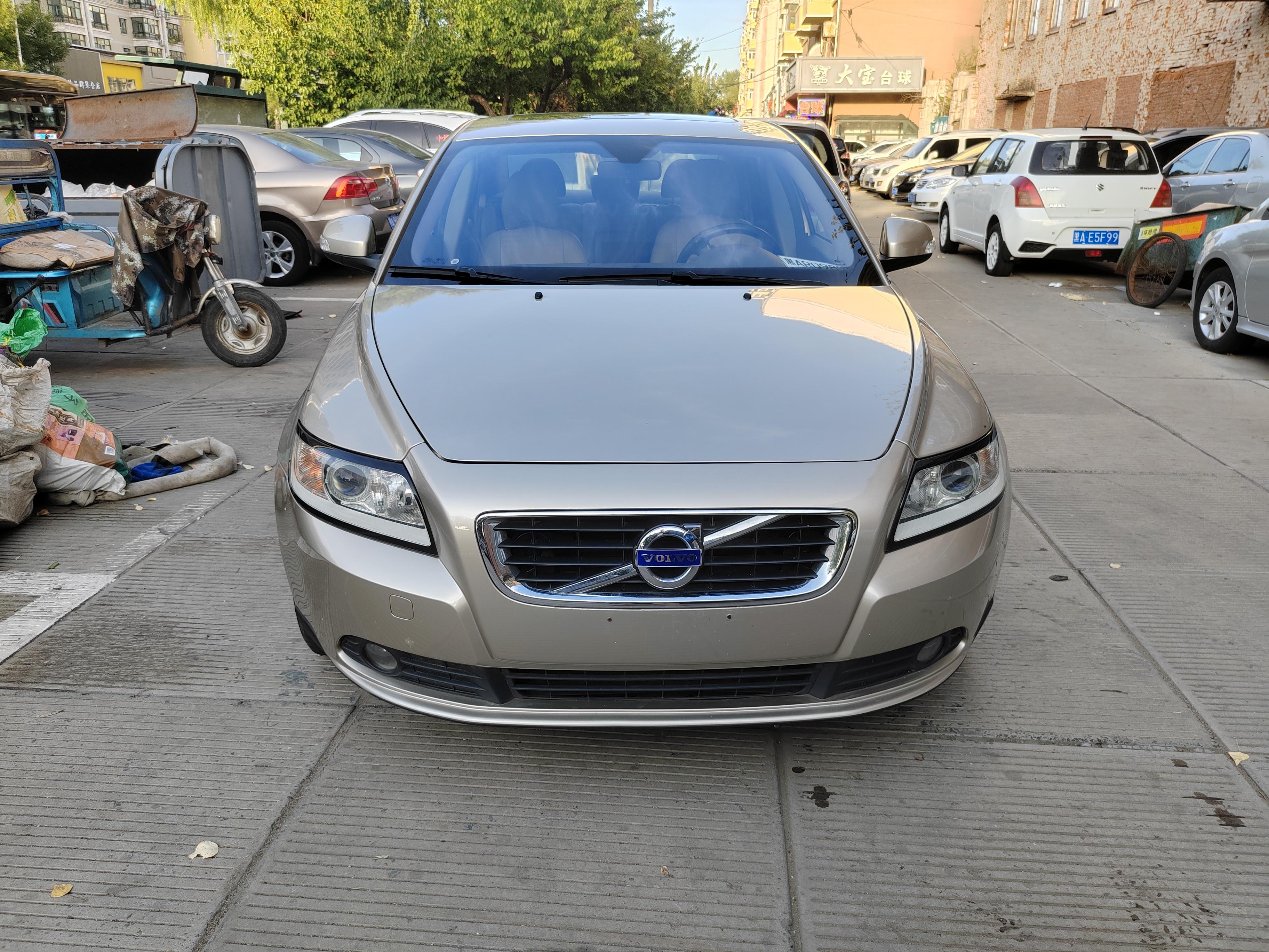 Volvo S40 2011 thumb 9