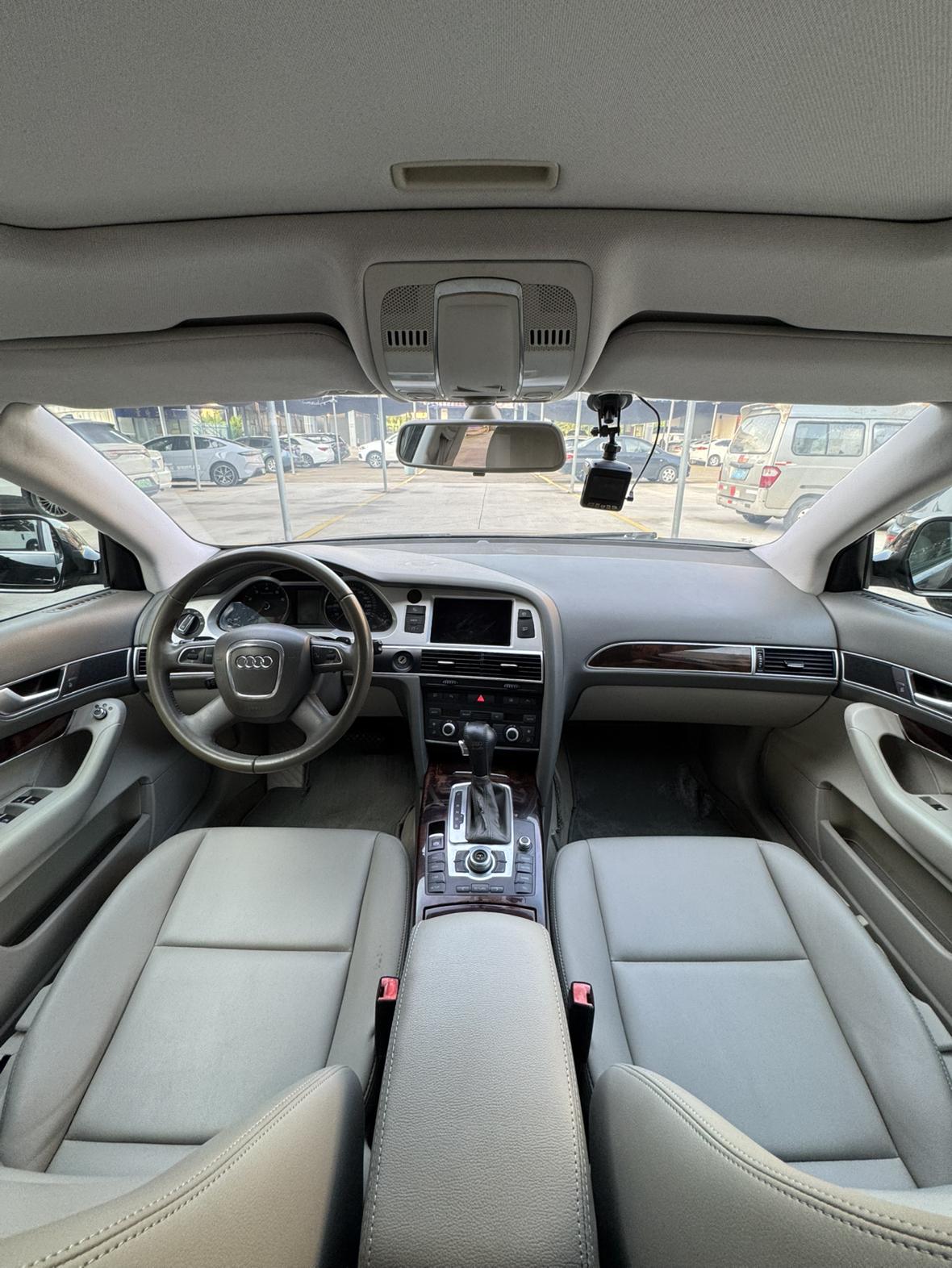 Audi A6 2010 thumb 5