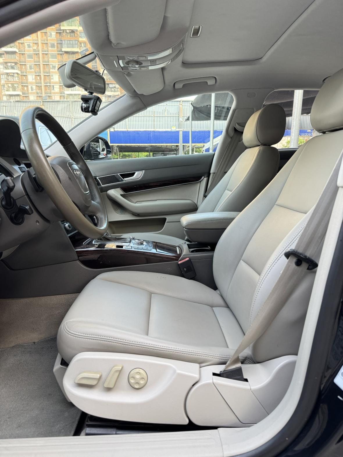 Audi A6 2010 thumb 6
