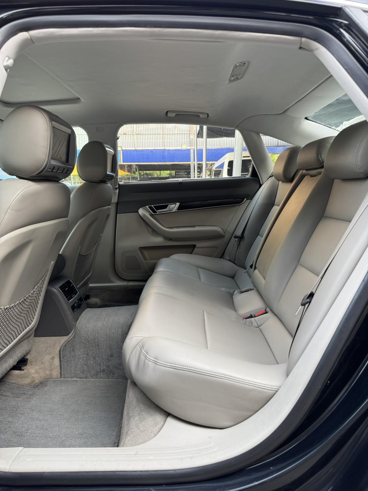 Audi A6 2010 thumb 7