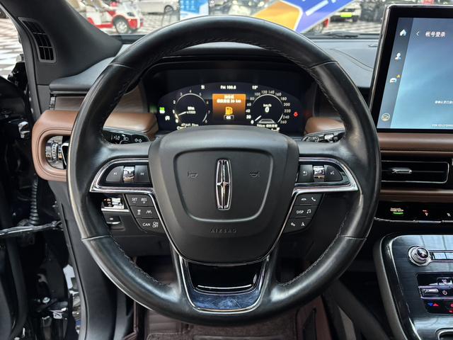 Lincoln Navigator 2021 thumb 4