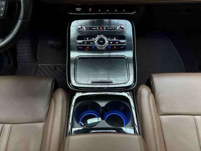 Lincoln Navigator 2021 thumb 9