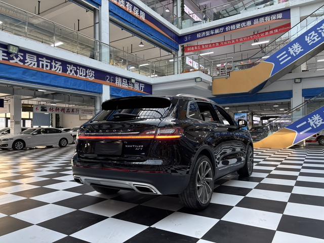 Lincoln Navigator 2021 thumb 12