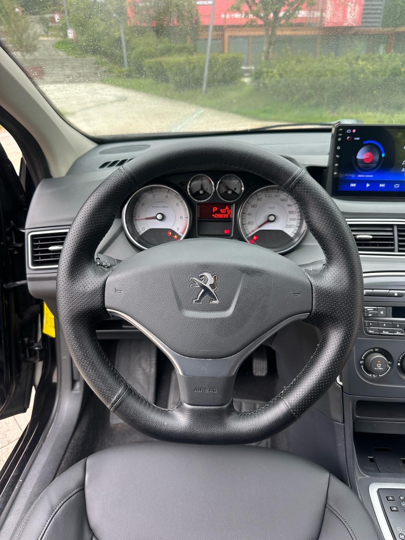 Peugeot 308 2014 thumb 7