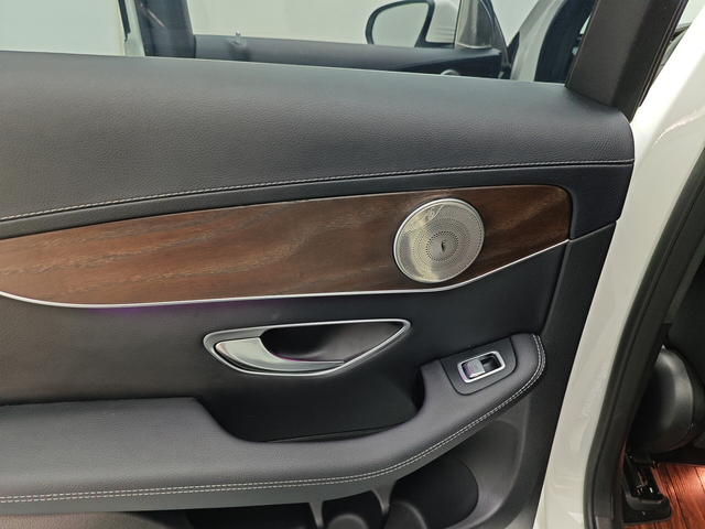 Mercedes-Benz GLC 2024 thumb 8