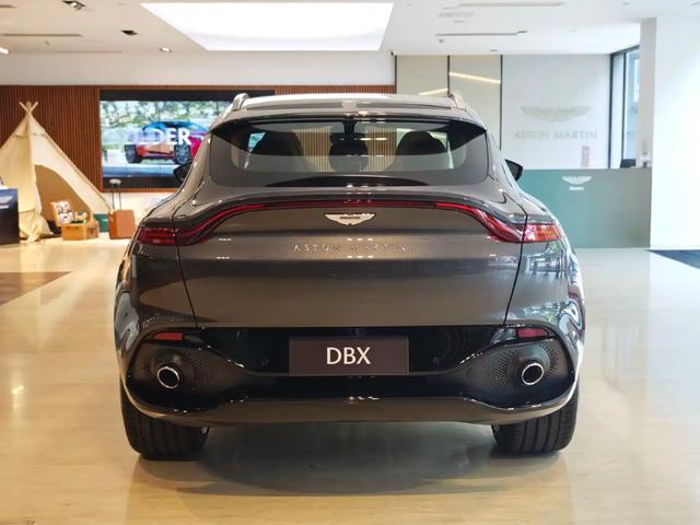 Aston Martin DBX 2024 thumb 3