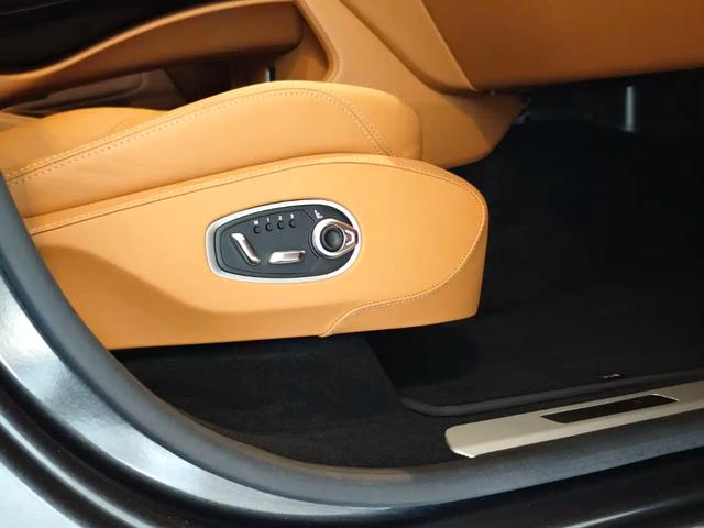 Aston Martin DBX 2024 thumb 7