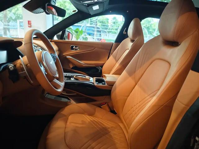 Aston Martin DBX 2024 thumb 10