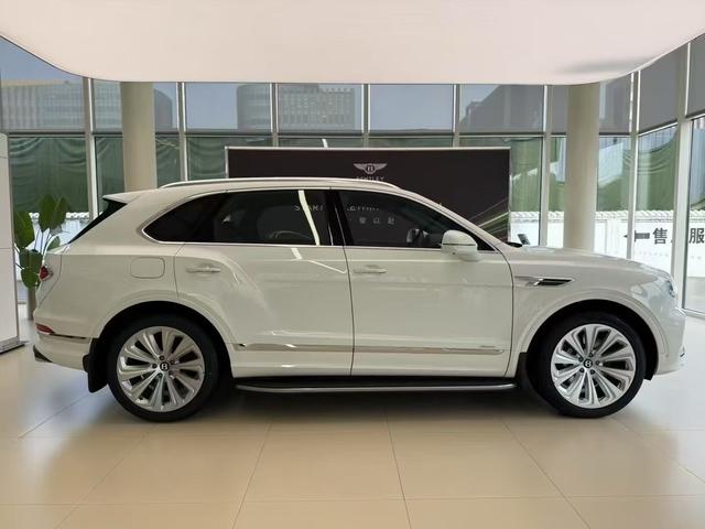 Bentley Bentayga 2024 thumb 5