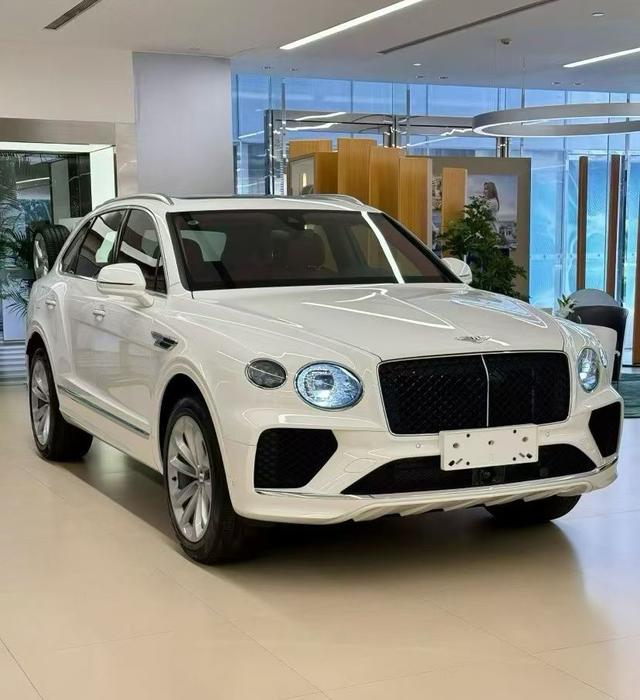 Bentley Bentayga 2024 thumb 6
