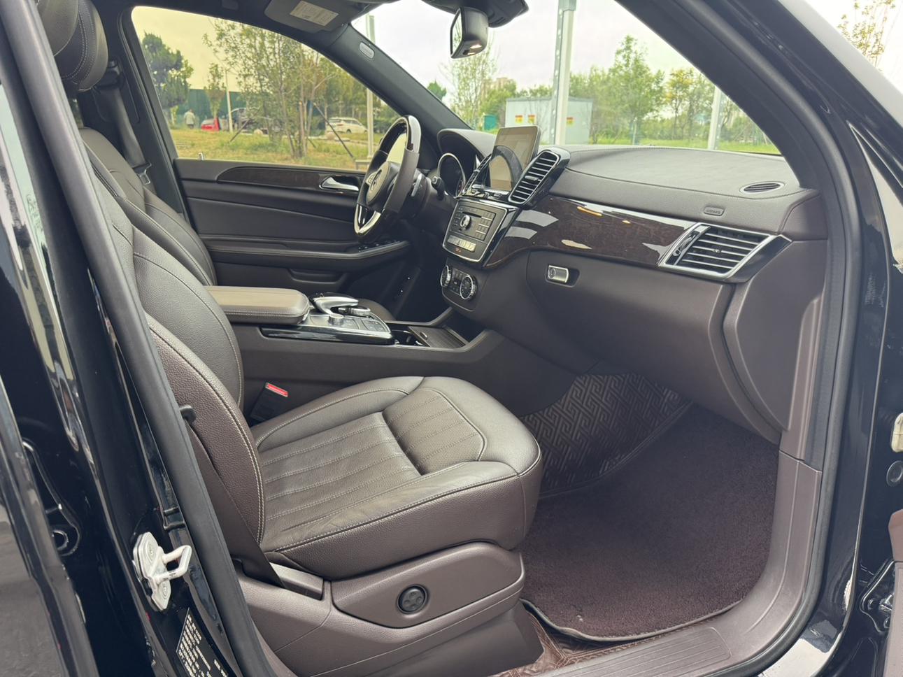 Mercedes-Benz GLS 2017 thumb 6
