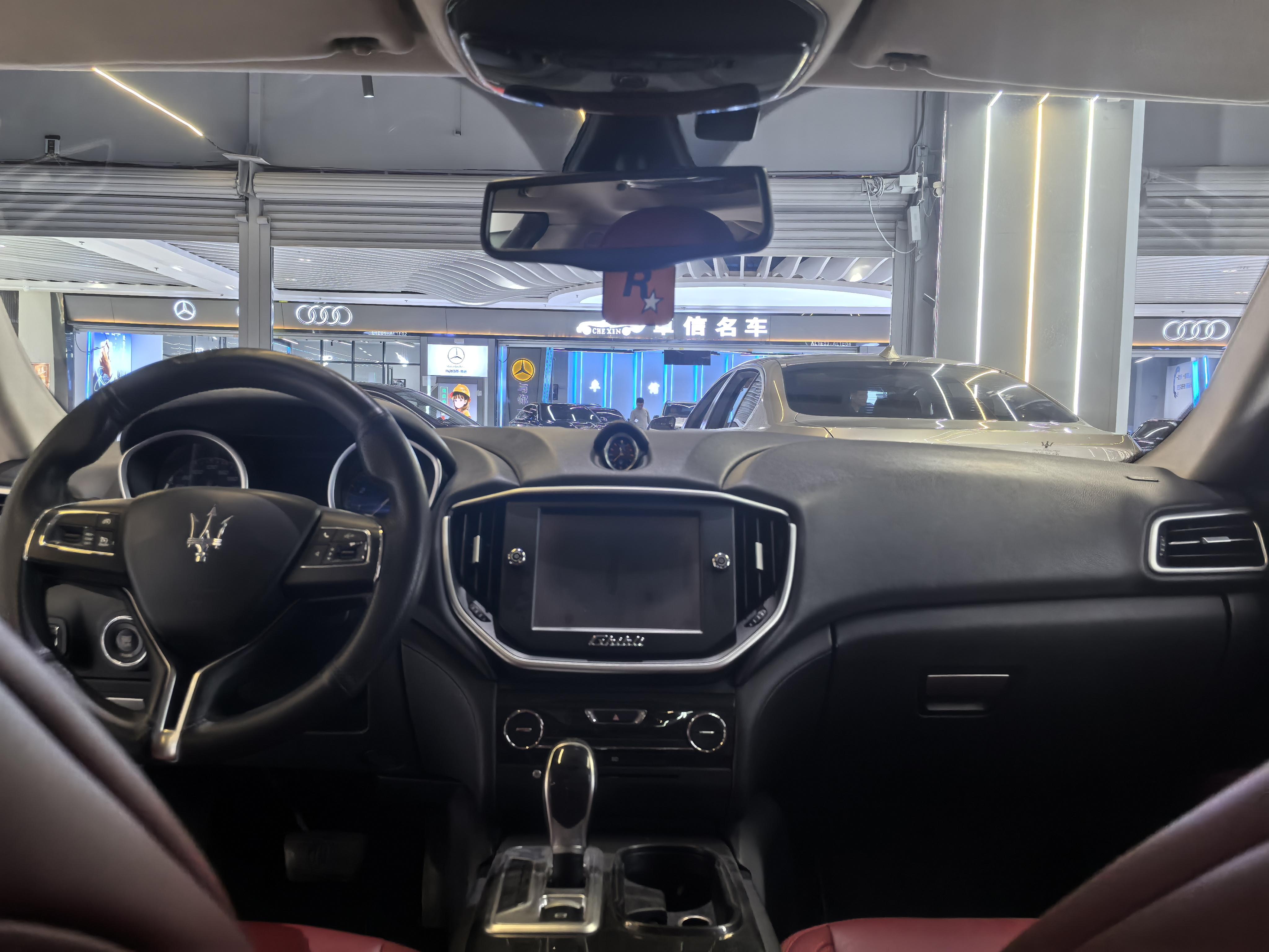 Maserati Ghibli 2015 thumb 5