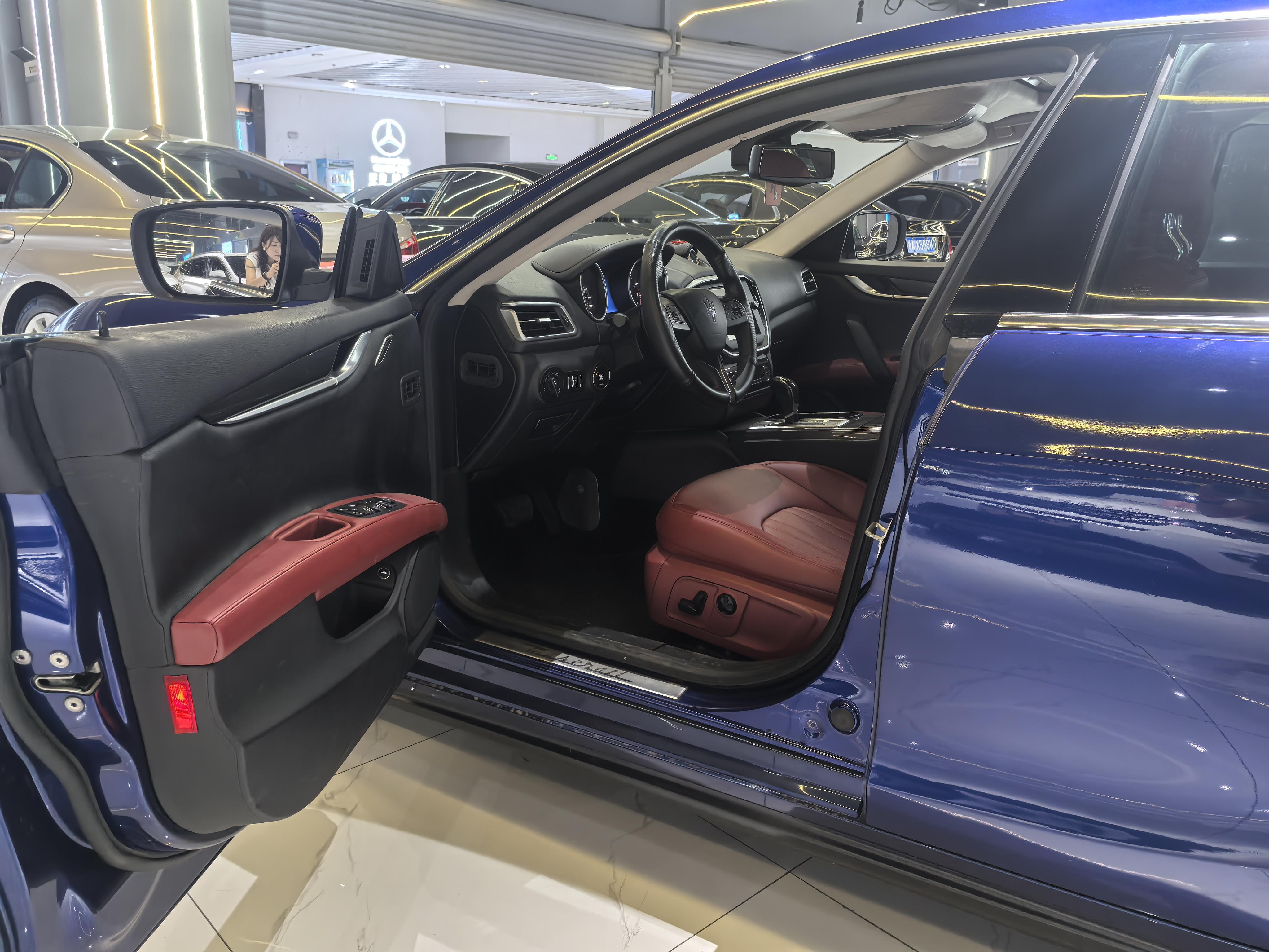 Maserati Ghibli 2015 thumb 6