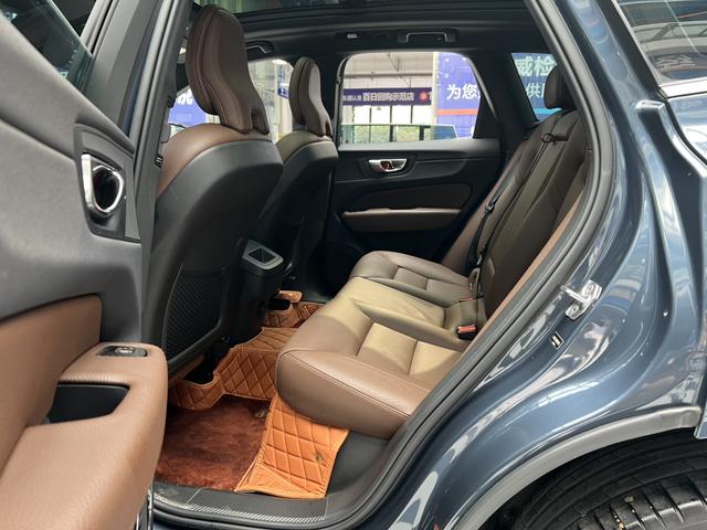 Volvo XC60 2022 thumb 5