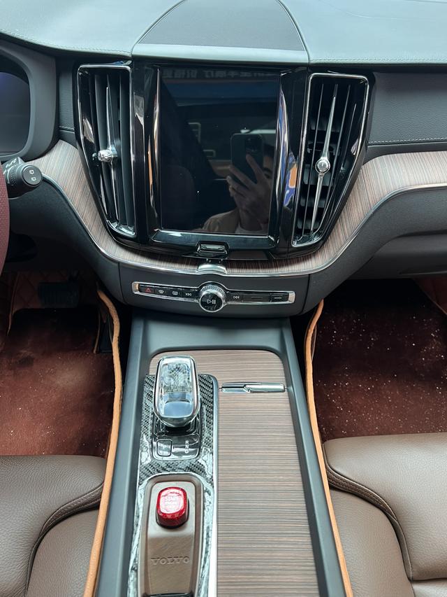 Volvo XC60 2022 thumb 7