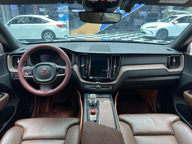 Volvo XC60 2022 thumb 8