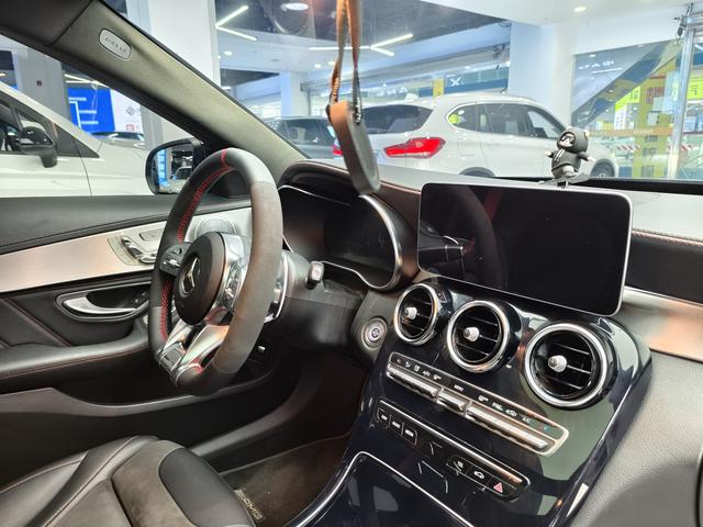 Mercedes-Benz C-Class 2019 thumb 12