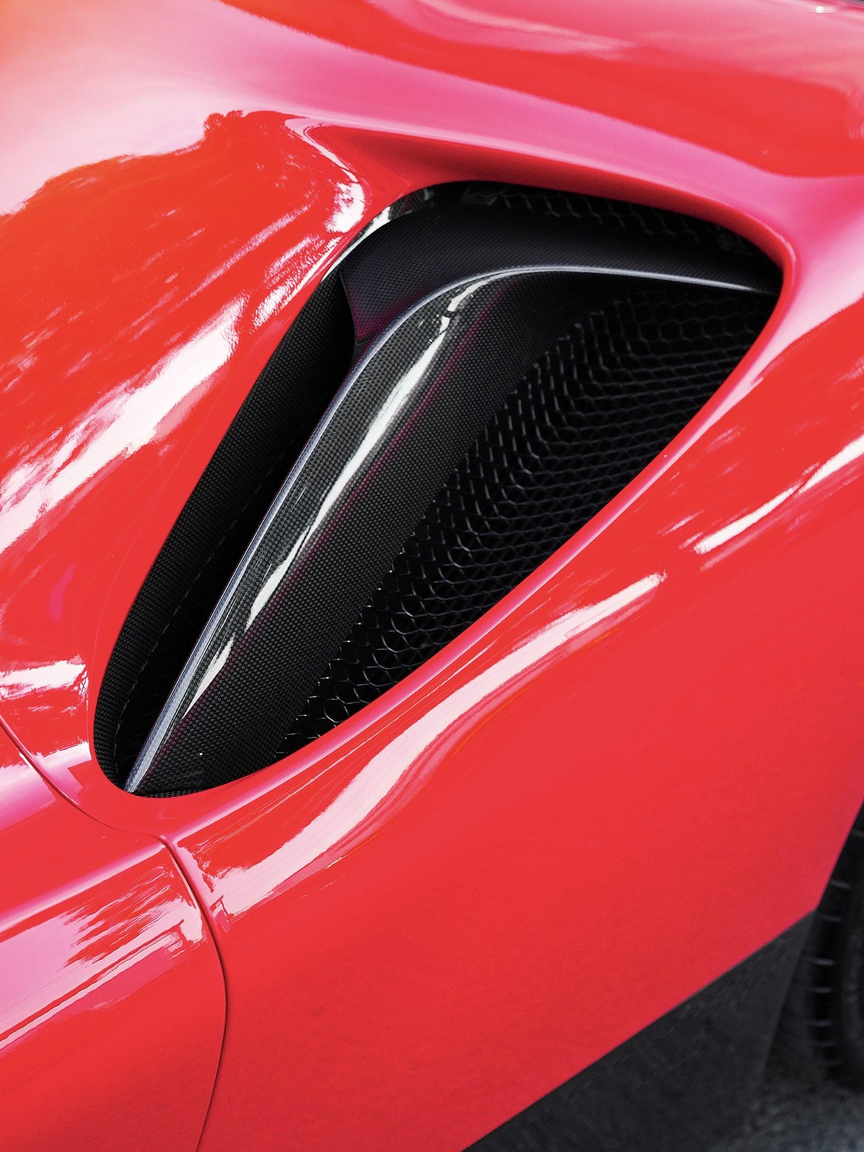 Ferrari SF90 2022 thumb 9