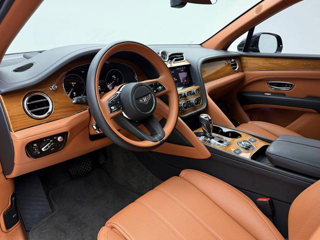 Bentley Bentayga 2022 thumb 6