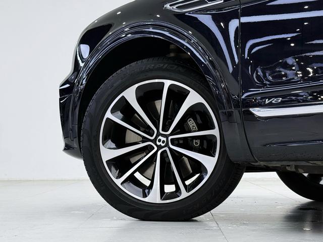 Bentley Bentayga 2022 thumb 9