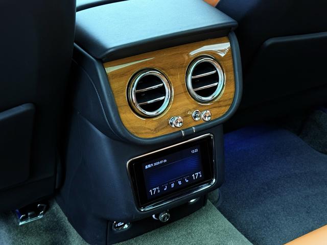 Bentley Bentayga 2022 thumb 12