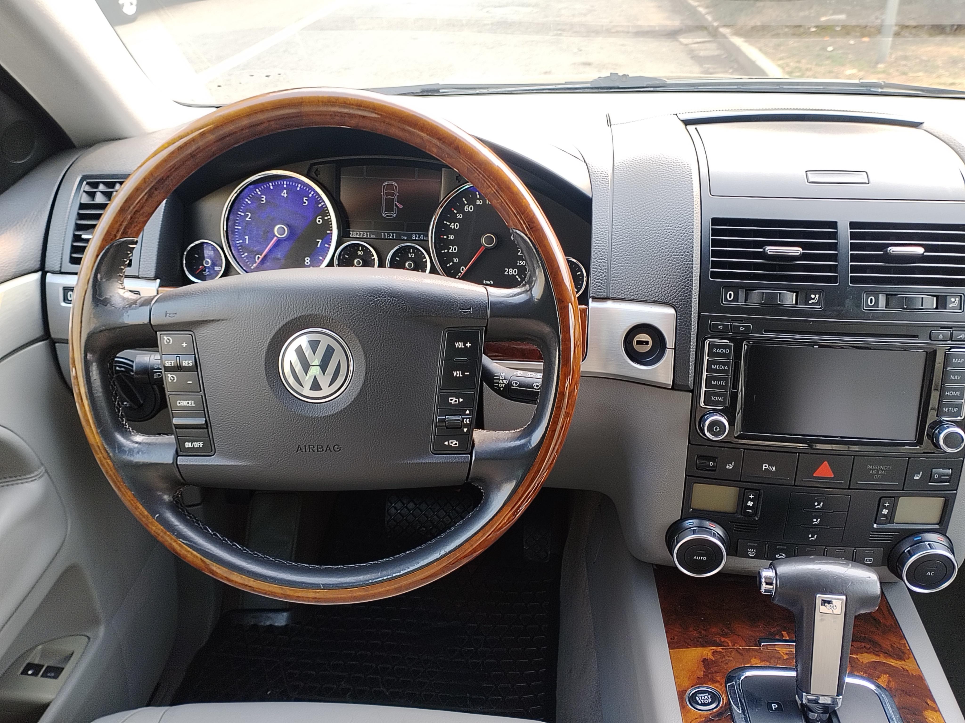 Volkswagen Touareg 2009 thumb 12