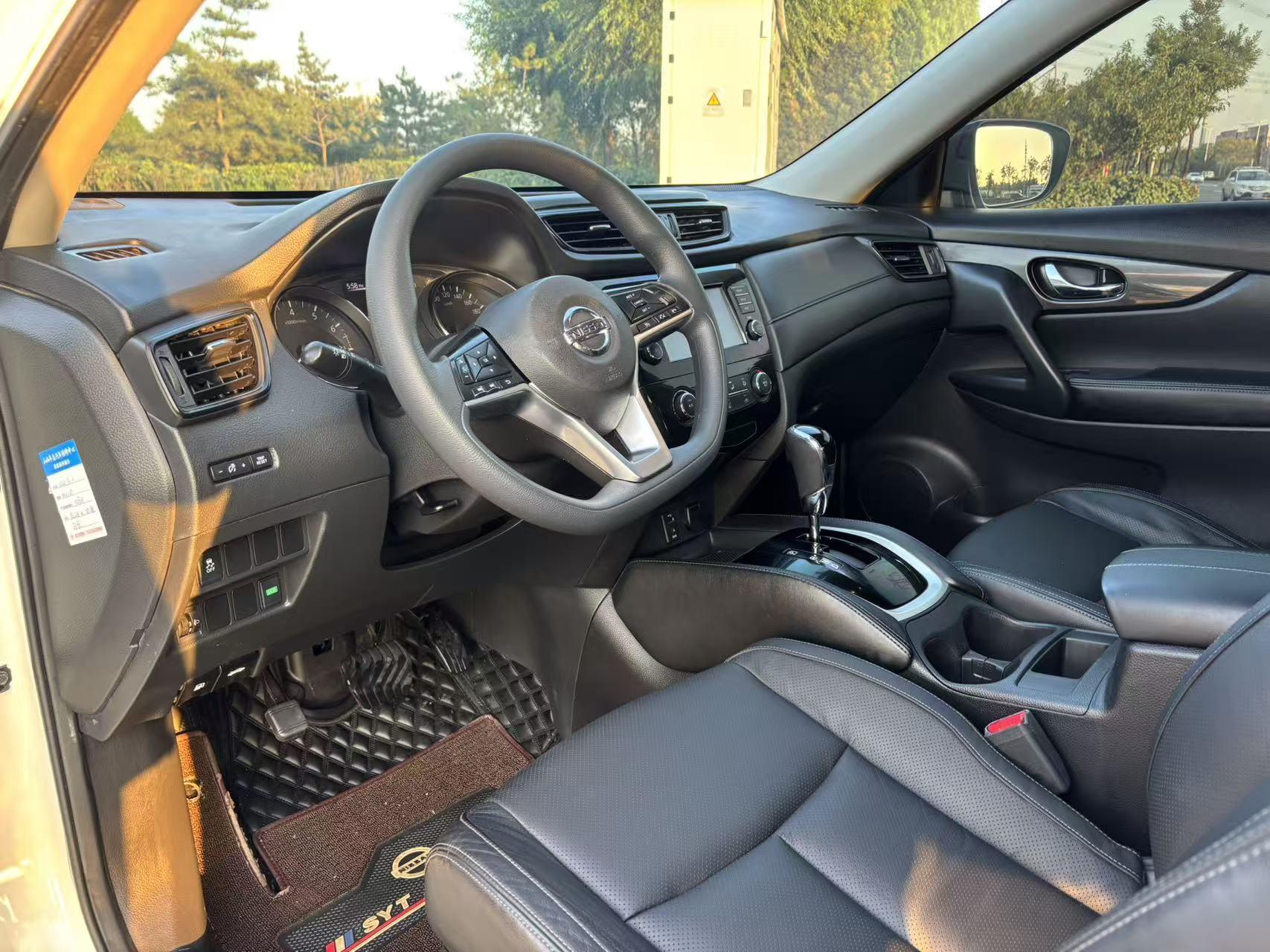 Nissan X-Trail 2018 thumb 12