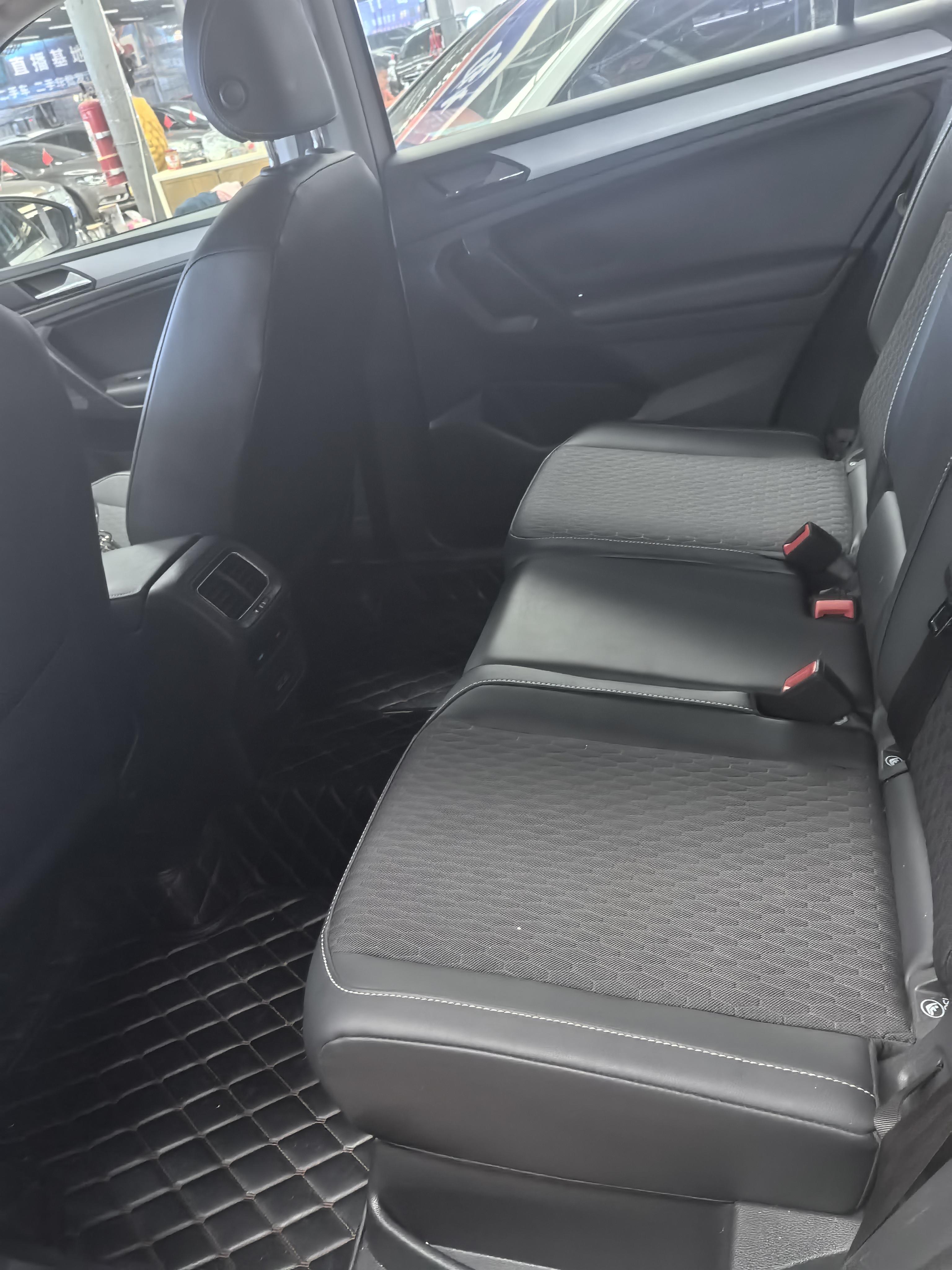 Volkswagen Tiguan 2018 thumb 7