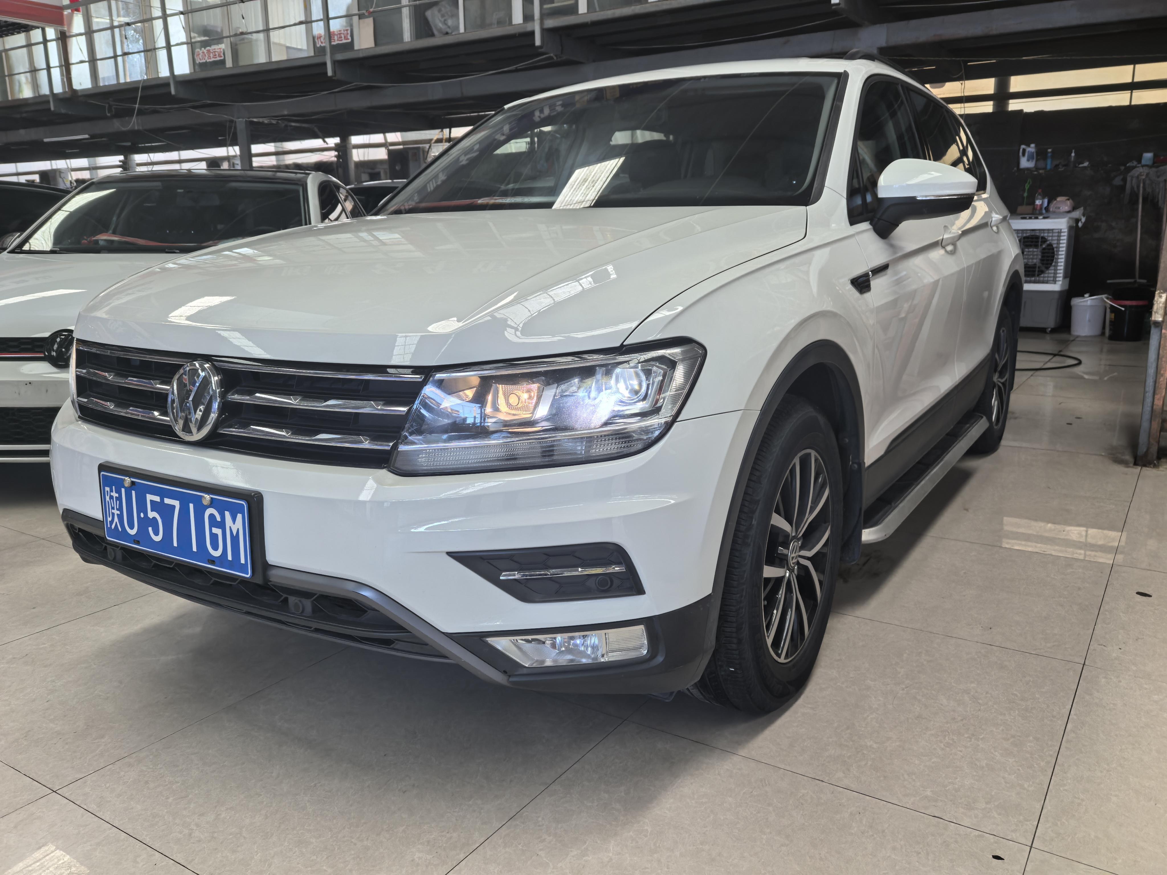 Volkswagen Tiguan 2018 thumb 8