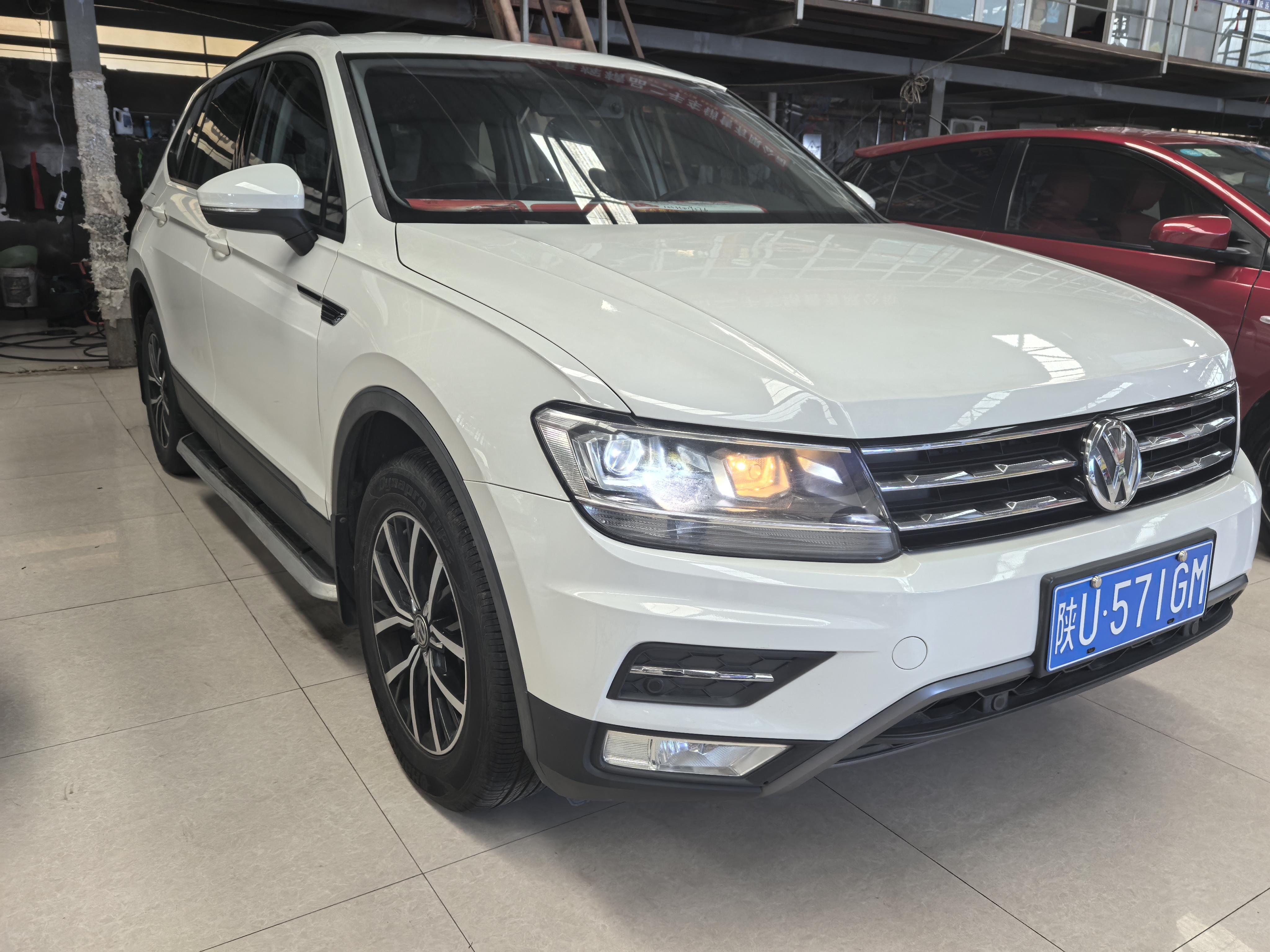 Volkswagen Tiguan 2018 thumb 10