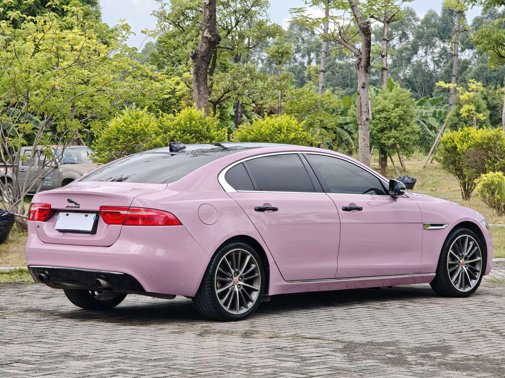 Jaguar XE 2018 thumb 5