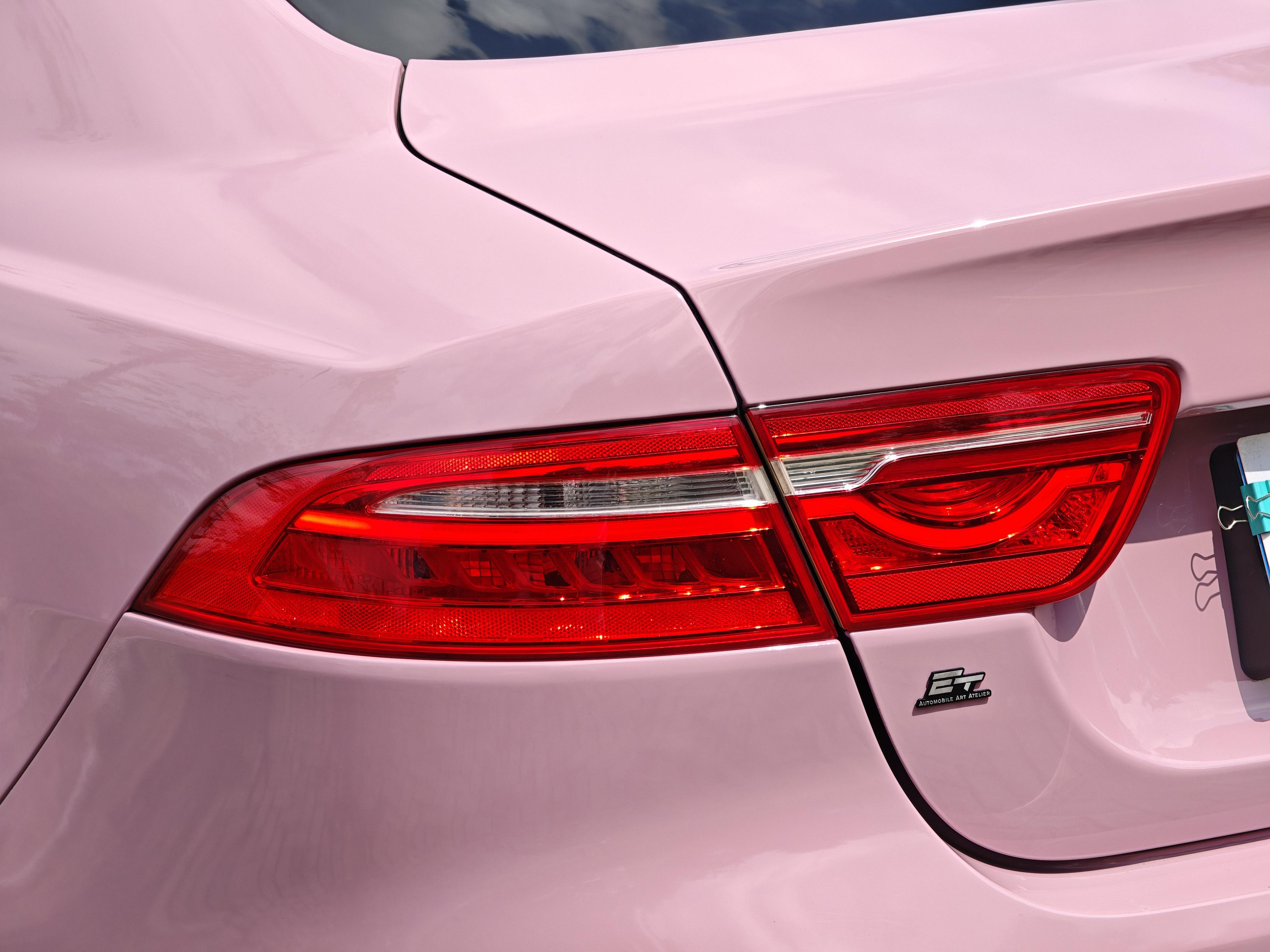 Jaguar XE 2018 thumb 8